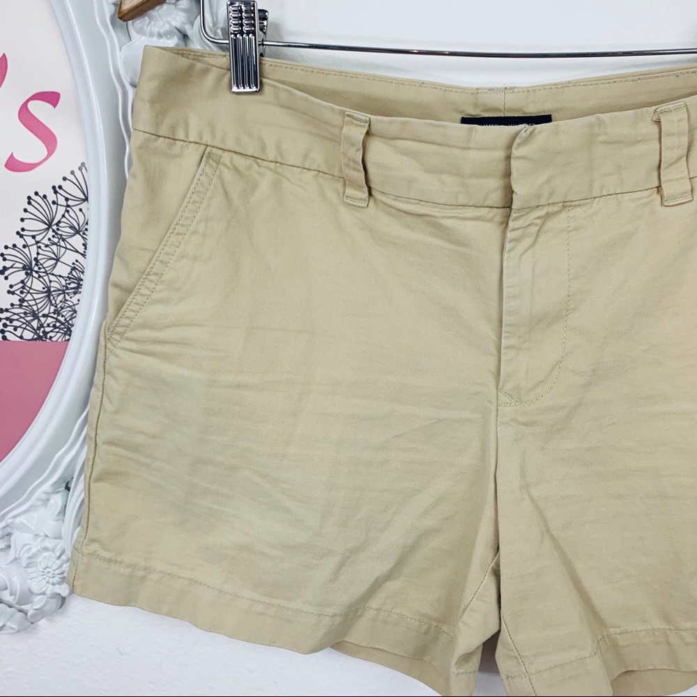 Tommy Hilfiger / Preppy Tan Shorts - Picture 2 of 8
